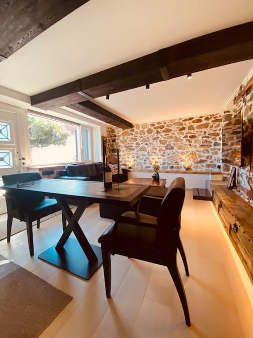 Calm Stone House Elemm Apartment *
