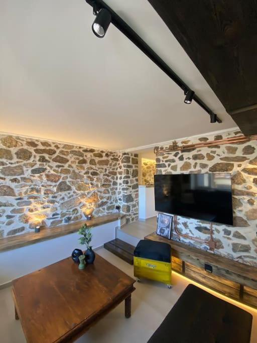 Calm Stone House Elemm Apartment *