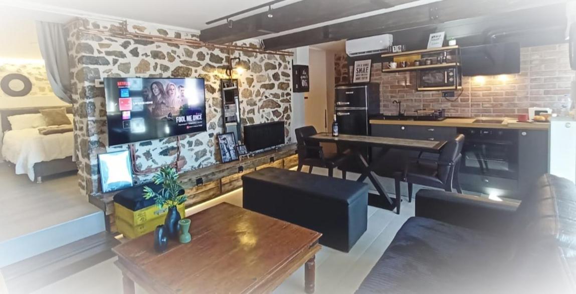 Apartment Calm Stone House Elemm